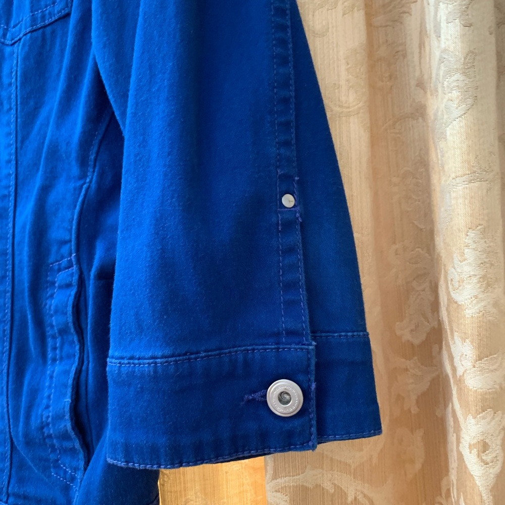 Bandolino blue 3/4 sleeve jean jacket. Size M - Picture 2 of 4